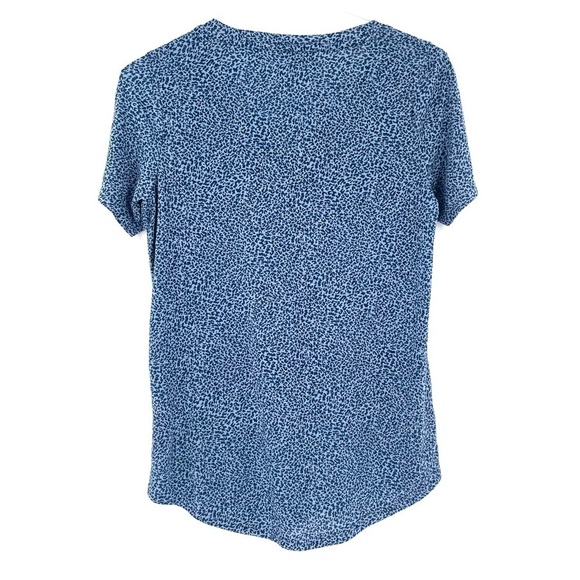 ATHLETA BLUE MICRO CHEETAH V-NECK SHORT SLEEVE BREEZY TEE SHIRT - Picture 6 of 9